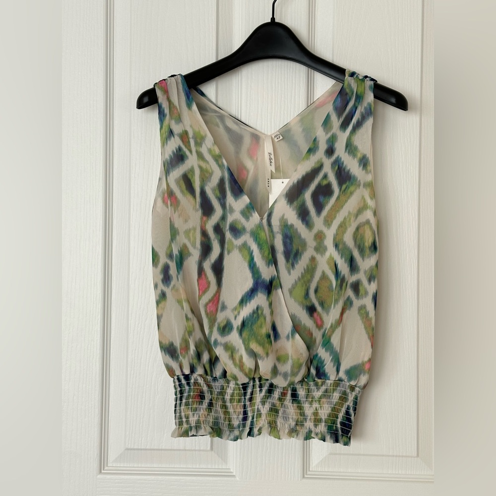 Bellatrix V Neck Sleeveless Blouse XS New